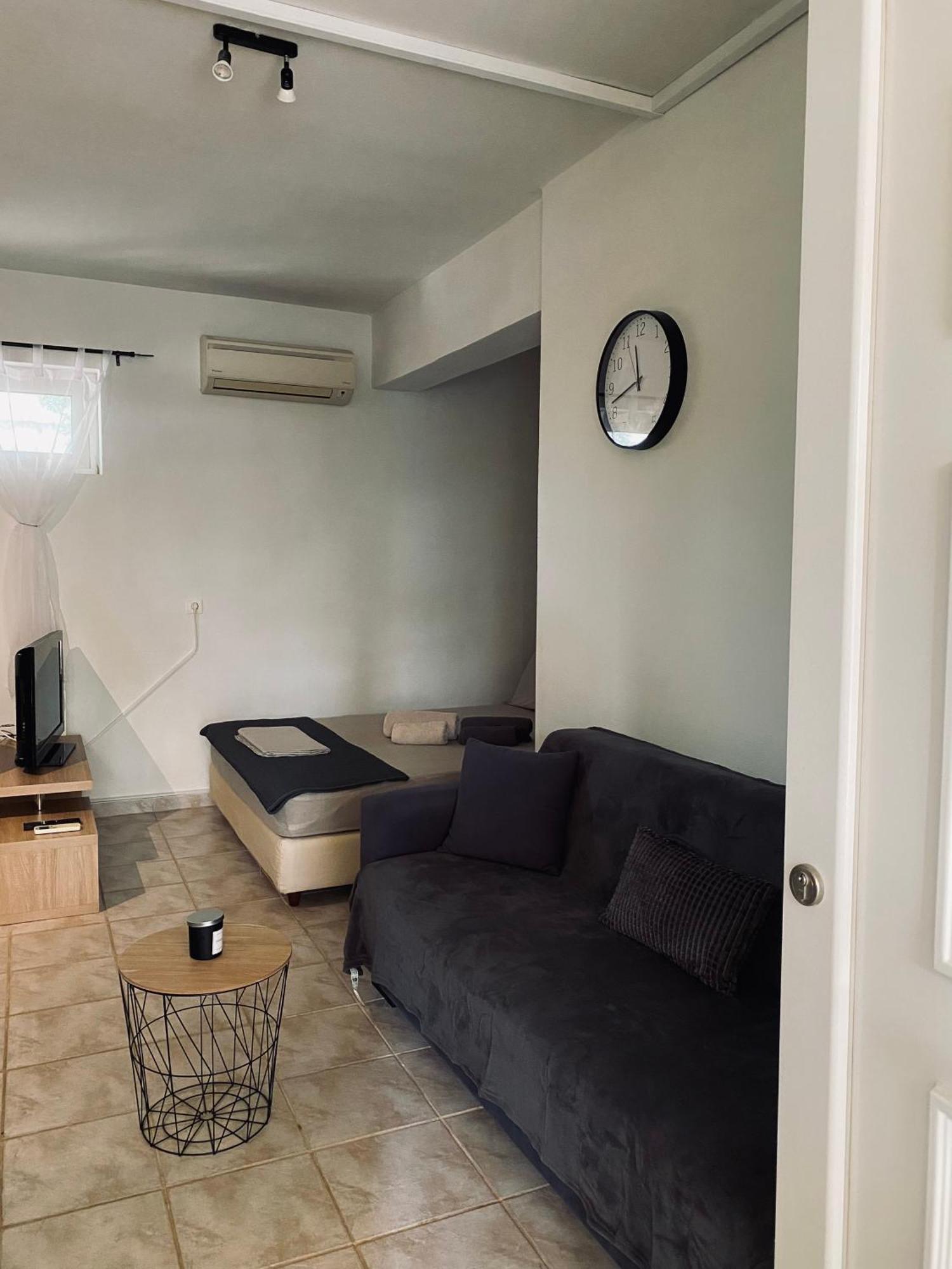 شقة Independent House At Glyfada أثينا المظهر الخارجي الصورة
